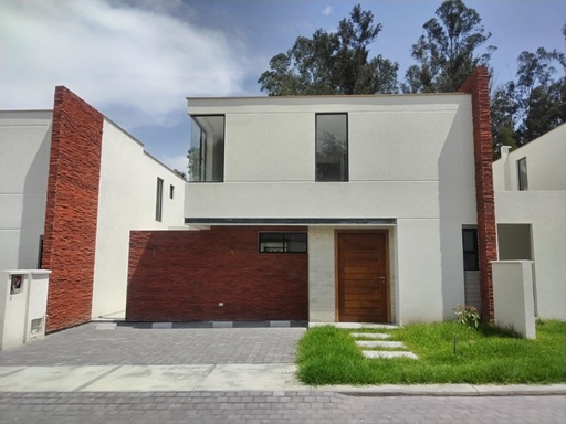 [El Enclave - FI] Casa en Venta Moderna Sector Tumbaco