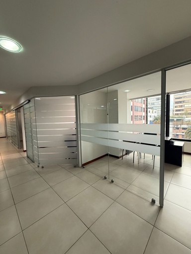 [Gabriela III - 302 - FI] Oficina con Excelente Ubicación en Alquiler Sector República del Salvador