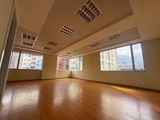 [Vitra oficina-FI] Oficina con Excelente Ubicación en Alquiler Sector República del Salvador